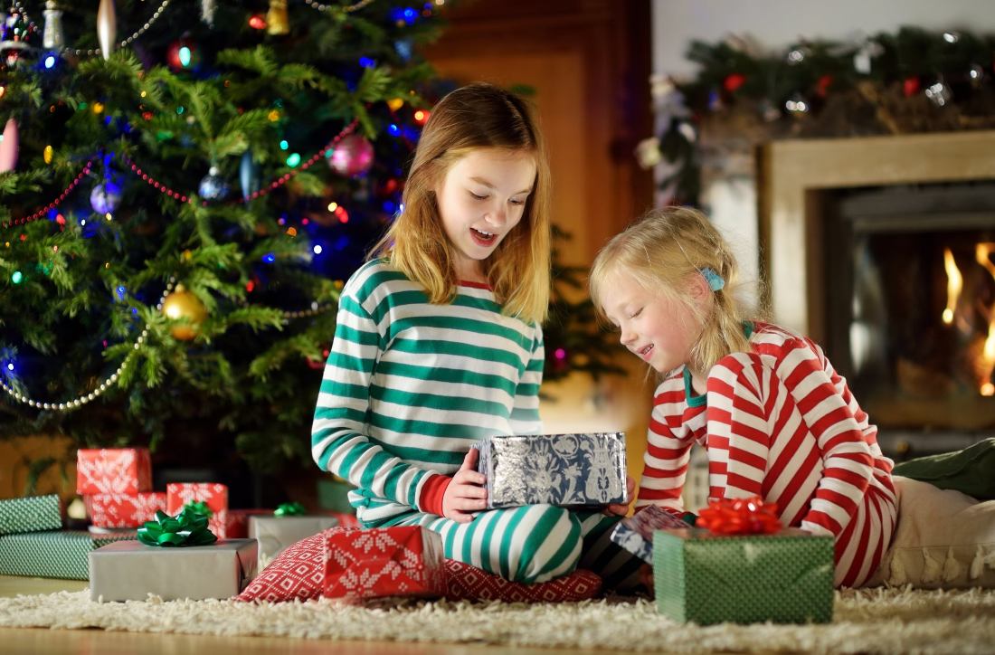До Рождества осталось 32 дня. Как выбрать подарок ребенку?
