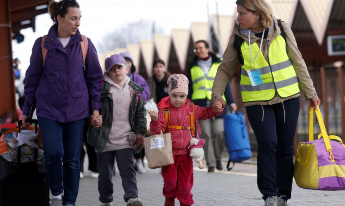 Министр: в холодный период Литва могла бы принять примерно 25 тысяч военных беженцев из Украины