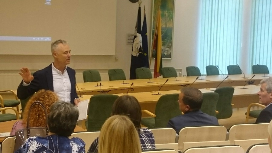 Встреча с «тайным» советником мэра не прояснила ситуацию