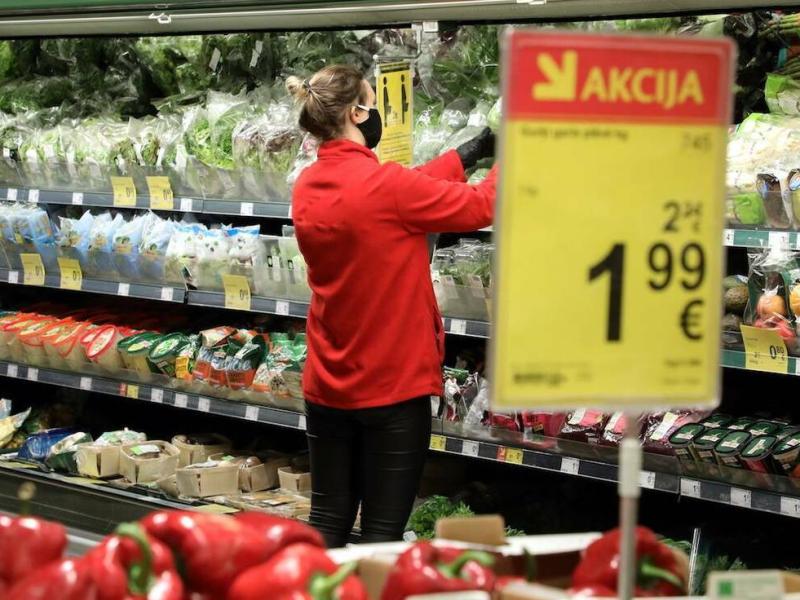 В Латвии предлагают снизить НДС на продукты питания, чтобы затормозить рост цен