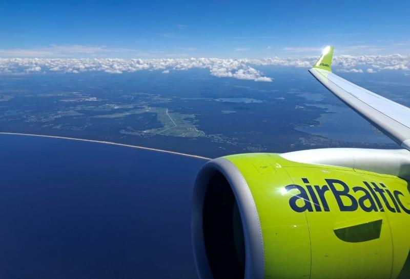 airBaltic планирует уволить от 500 до 700 сотрудников