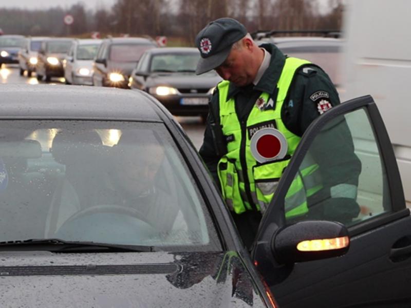 Проверки инспекторов наводят ужас на водителей: как не лишиться техосмотра?